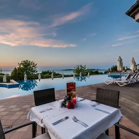 Marina Апартамент